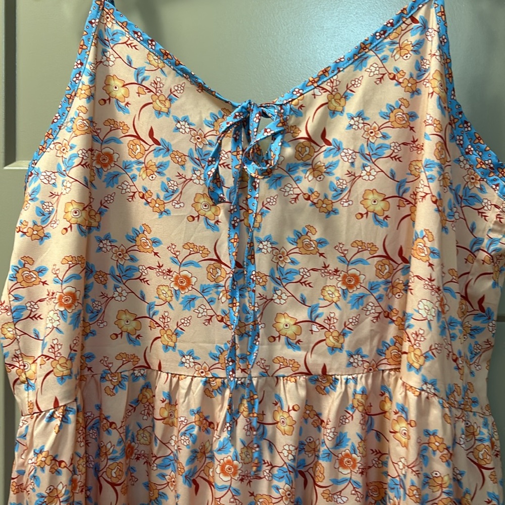 Dress - Picture 4 of 4